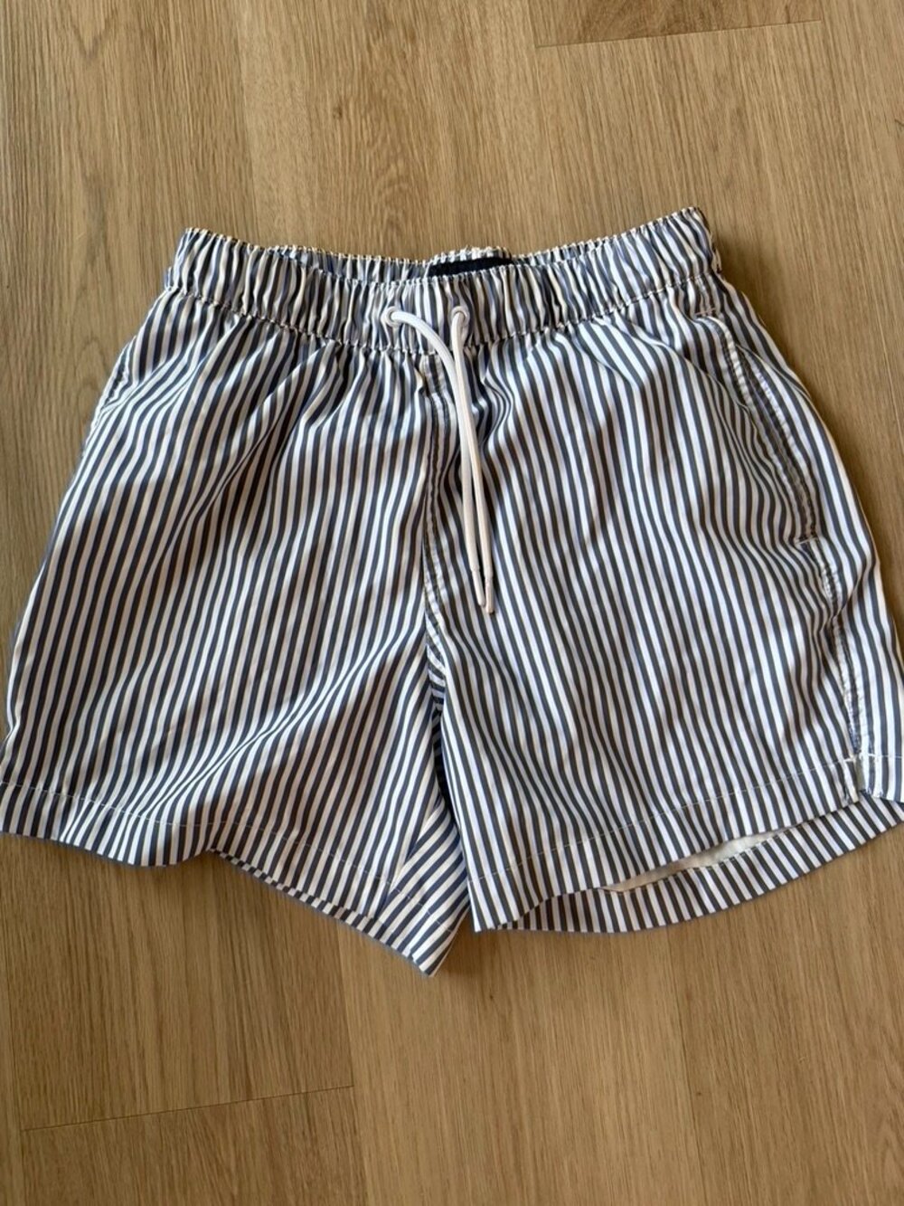 Abercrombie & fitch men’s XS seersucker blue and white striped swim trunk shorts - Picture 1 of 7